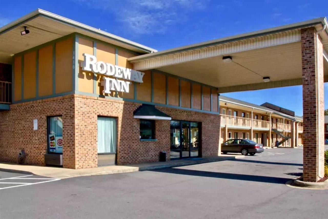 Rodeway Inn University Area Charlotte Exteriör bild