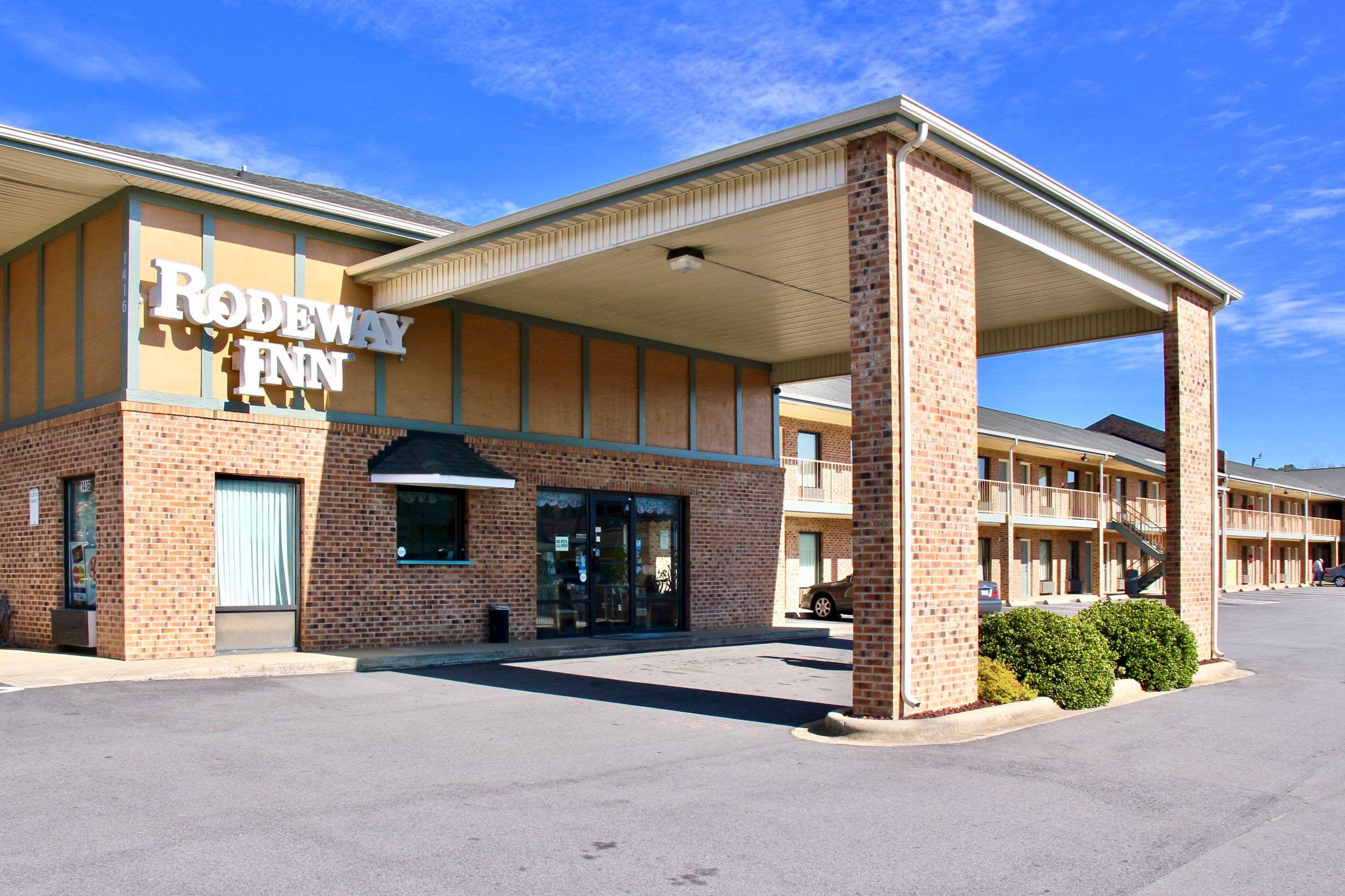 Rodeway Inn University Area Charlotte Exteriör bild