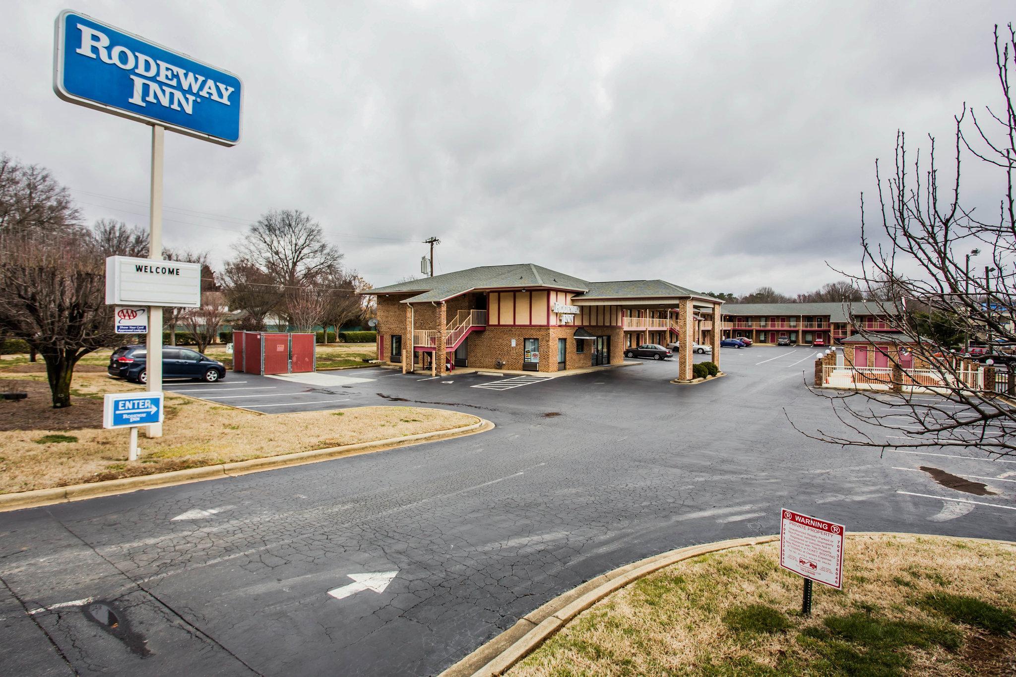 Rodeway Inn University Area Charlotte Exteriör bild