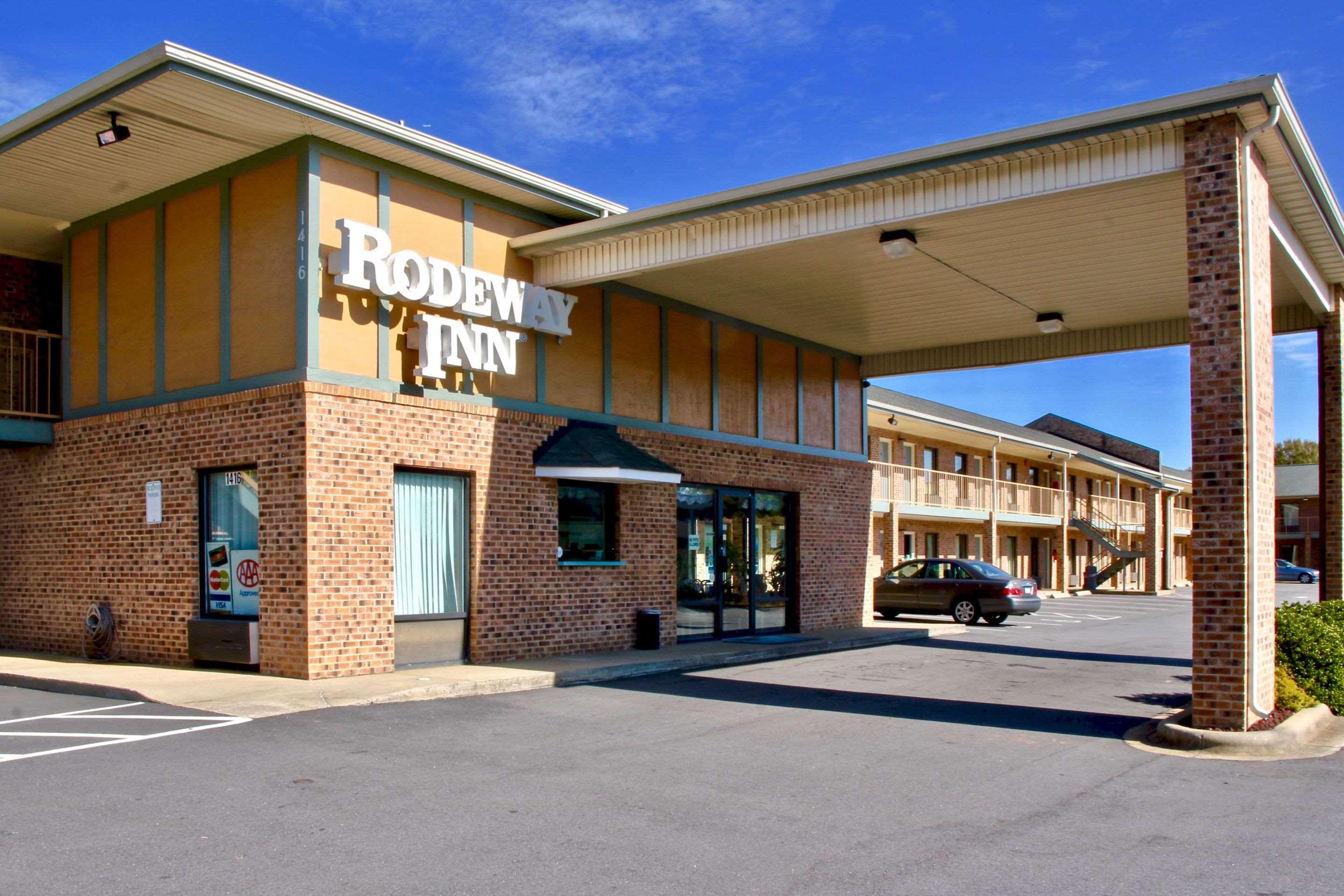 Rodeway Inn University Area Charlotte Exteriör bild